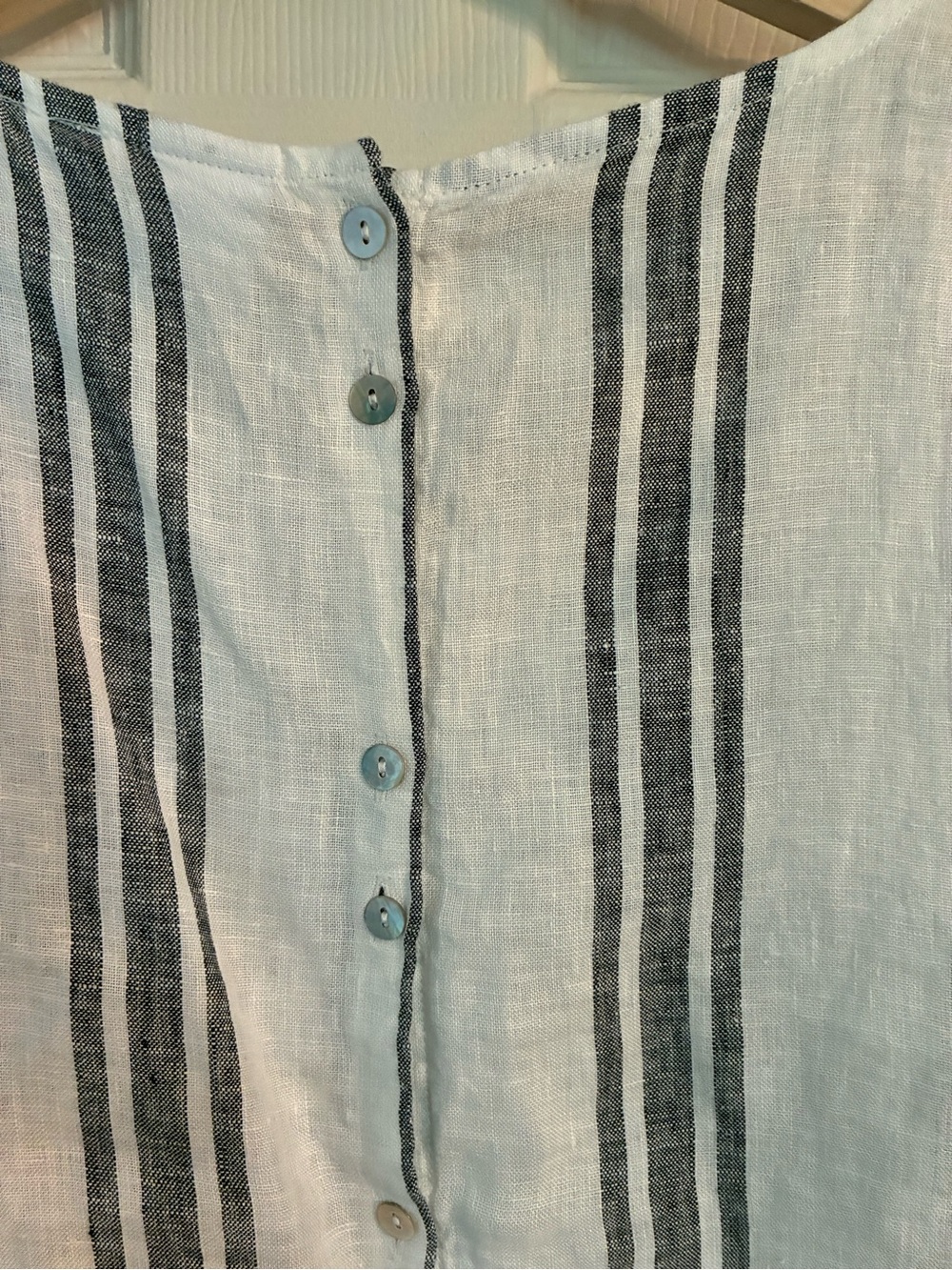 C&C California White Linen Sleeveless Top with Black Vertical Stripes-NWT - Picture 3 of 7